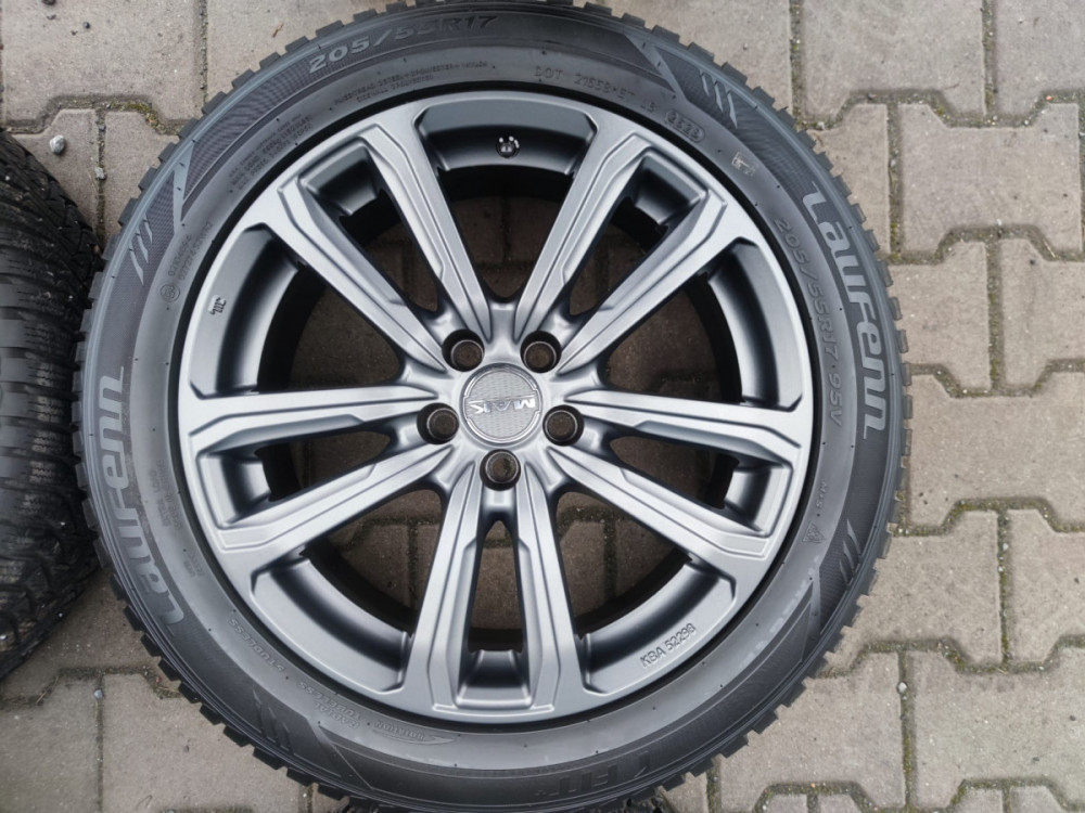 Alu disky 7J x 17 / 5 x 100 / ET 38 + Zimní pneu Laufenn 205/55 R 17 95 V č.2